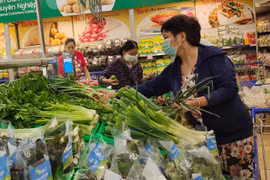 Ai trả lại tên cho rau VietGAP?