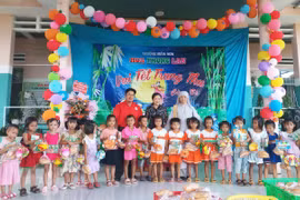 Tặng 1.130 suất quà Trung thu cho trẻ em khó khăn huyện Phú Thiện và Kbang