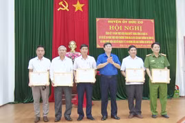 Đức Cơ: Khen thưởng 12 tập thể, cá nhân có thành tích xuất sắc trong thực hiện Nghị quyết Trung ương 8