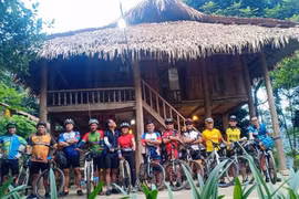 Mưu sinh trên hồ Hòa Bình: Làm du lịch ở bản Mường