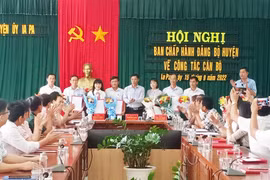 Ia Pa: Công bố các quyết định về công tác cán bộ