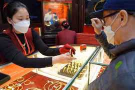 Mua vàng sau lễ có 'hốt bạc'?