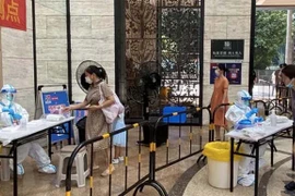 Trung Quốc phong toả Thâm Quyến, đối phó các đợt bùng phát Covid-19 dữ dội