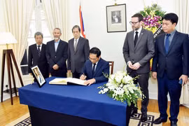 Bộ trưởng Ngoại giao Bùi Thanh Sơn sang Anh dự lễ tang Nữ hoàng Elizabeth II