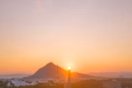 Ngắm tháp Nghinh Phong về đêm