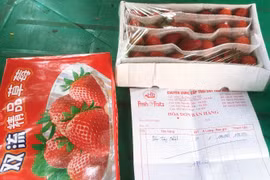 Công khai "gian gian díu díu" mập mờ