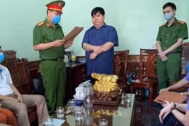 Triệt phá đường dây mua bán hóa đơn hơn 450 tỉ đồng