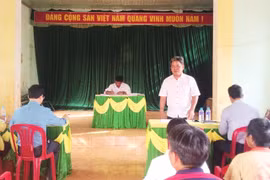 Chủ tịch Ủy ban MTTQ Việt Nam tỉnh Hồ Văn Điềm dự sinh hoạt tại Chi bộ làng Đak Bêt