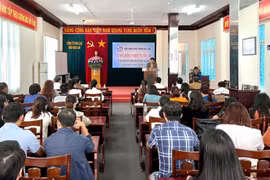 60 học viên tham gia bồi dưỡng nghiệp vụ viết về xây dựng Đảng