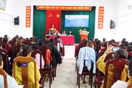 Thường trực Hội Liên hiệp phụ nữ tỉnh Gia Lai đối thoại với cán bộ, hội viên