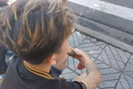 Tan mộng đổi đời ở Campuchia: Những tiếng chuông điện thoại 'nóng' trong đêm