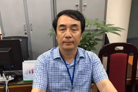 Hà Nội: Cục phó Quản lý thị trường nhận 300 triệu đồng, hướng dẫn đổi lời khai vụ sản xuất, bán sách giáo khoa giả
