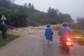 Kon Tum: Nhiều xã bị cô lập, quốc lộ 40B bị sạt lở, chia cắt do bão số 4