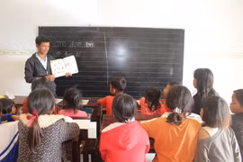 Lớp học miễn phí của A Ngam