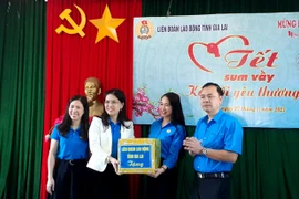 Gia Lai: Tặng 59 suất quà Tết cho đoàn viên Công đoàn có hoàn cảnh khó khăn