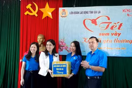 Gia Lai: Tặng 59 suất quà Tết cho đoàn viên Công đoàn có hoàn cảnh khó khăn