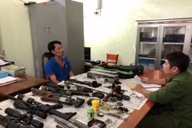 Cà Mau phát hiện "ổ" súng tự chế của 3 người đàn ông