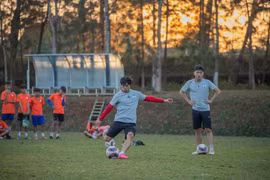 Công Phượng, Xuân Trường luyện sút phạt trước trận gặp Bình Định