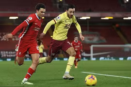 Liverpool thua sốc trên chấm phạt đền, "tí hon" Burnley lập kỳ tích