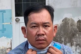 Tàu cá Cà Mau chở 38 người từ tàu Malaysia nhập cảnh trái phép vào Việt Nam