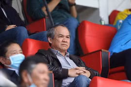 Kiatisak hạnh phúc khi mang lại nụ cười cho bầu Đức