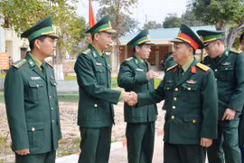 Chỉ huy trưởng Bộ Chỉ huy Quân sự tỉnh Gia Lai chúc Tết các đơn vị quân đội và gia đình có công