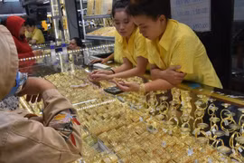 Giá vàng hôm nay 22-1: "Nín thở", chờ thời cơ nhảy vọt