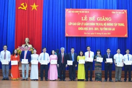 Gia Lai: 90 học viên nhận bằng cao cấp lý luận chính trị