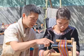 Thông Bahnar Brocade: Hồi sinh thổ cẩm Tây Nguyên