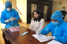 Đoàn đại biểu Đảng bộ tỉnh Gia Lai xét nghiệm Covid-19 trước khi tham dự Đại hội đại biểu toàn quốc lần thứ XIII của Đảng