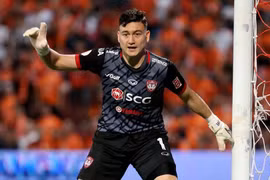 Sau lùm xùm với Muangthong, Văn Lâm "rớt giá" trên thị trường chuyển nhượng