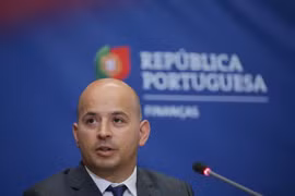 Bộ trưởng Tài chính Bồ Đào Nha mắc COVID sau cuộc họp với lãnh đạo EU