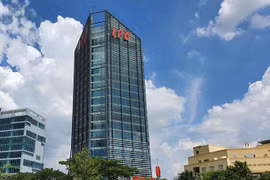 Vụ án ông Tất Thành Cang và đồng phạm: 'Vẽ' đi học tập ở châu Âu, gây thất thoát 3,6 tỉ đồng