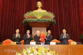 Tin tưởng những quyết sách đúng đắn của Trung ương Đảng