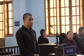 Gia Lai: Dùng chai rượu đánh chết bạn nhậu, lãnh án 16 năm tù