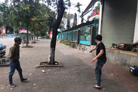 Bắt nhóm hung thủ đâm chết nam sinh Trường THPT Hoàng Hoa Thám