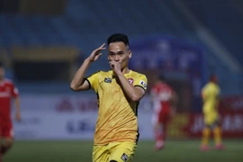 Không phải Lee Nguyễn, đây mới là nhân tố gây sững sờ 2 vòng đầu V-League