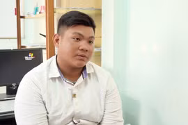 Chủ tiệm sửa xe mang 'Su Xì Po' của khách cầm 80 triệu đồng ra đầu thú