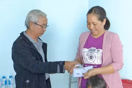 Pleiku: Bàn giao nhà tình thương cho hộ nghèo