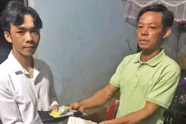 Một nông dân ở Phú Thiện trả lại gần 28 triệu đồng cho shipper đánh rơi