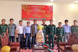 Phó Chủ tịch UBND tỉnh Gia Lai Kpă Thuyên thăm, chúc Tết nguyên lãnh đạo tỉnh và Lữ đoàn Công binh 280