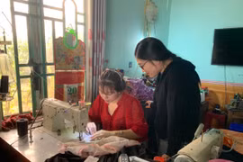 Phụ nữ Pờ Tó giúp nhau thoát nghèo