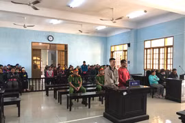 Trả giá đắt vì tổ chức cho người khác trốn đi nước ngoài