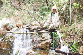 Đi tìm đàn nước Tơ Tung