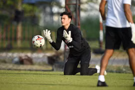 "Đau đầu" vì... 3 lựa chọn, Đặng Văn Lâm nhận được lời khuyên chân thành