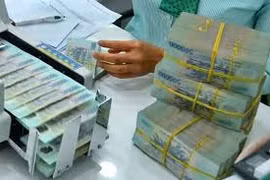 Vì sao ngân hàng lãi lớn?