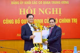 Công bố quyết định của Bộ Chính trị về công tác cán bộ