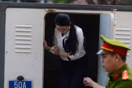 Hotgirl được ông trùm ra sức bảo vệ