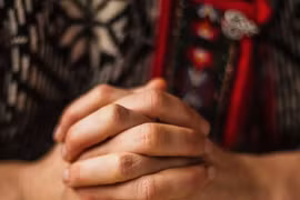 Bàn tay thường xuyên bị lạnh, là dấu hiệu bệnh gì?