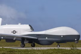 Máy bay quân sự Mỹ liên tiếp bay trên biển Đông, "soi hải quân Trung Quốc"